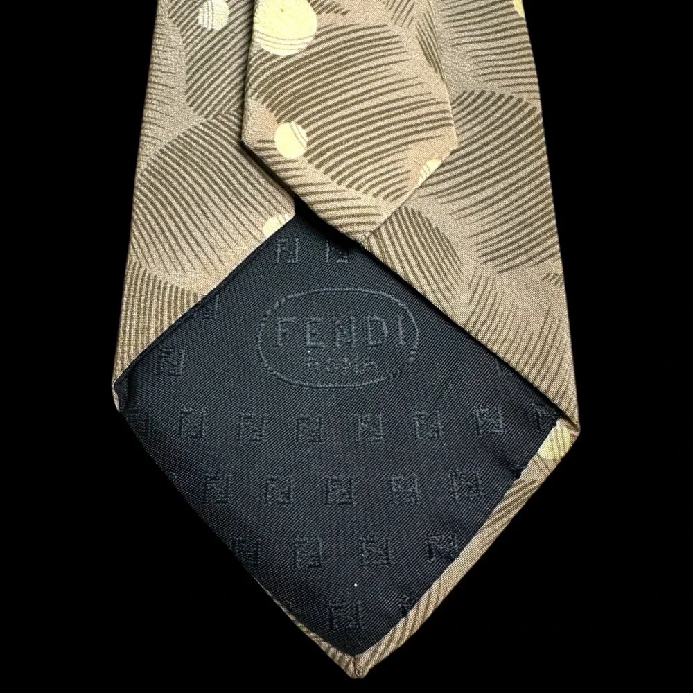 Fendi Roma Mens Silk Tie Taupe Cream Geometric Polka Dot Made in Italy 3.75 Wide